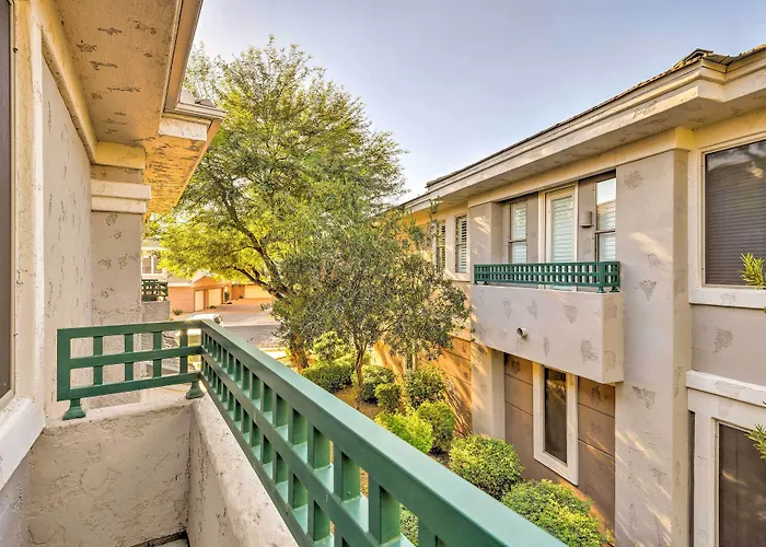 Pool, Balcony & Golf Course Views: Gem Holiday home *