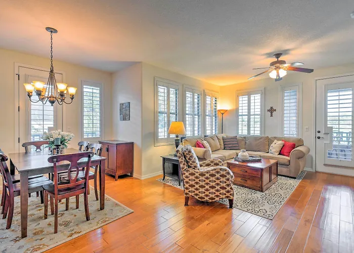 Pool, Balcony & Golf Course Views: Gem